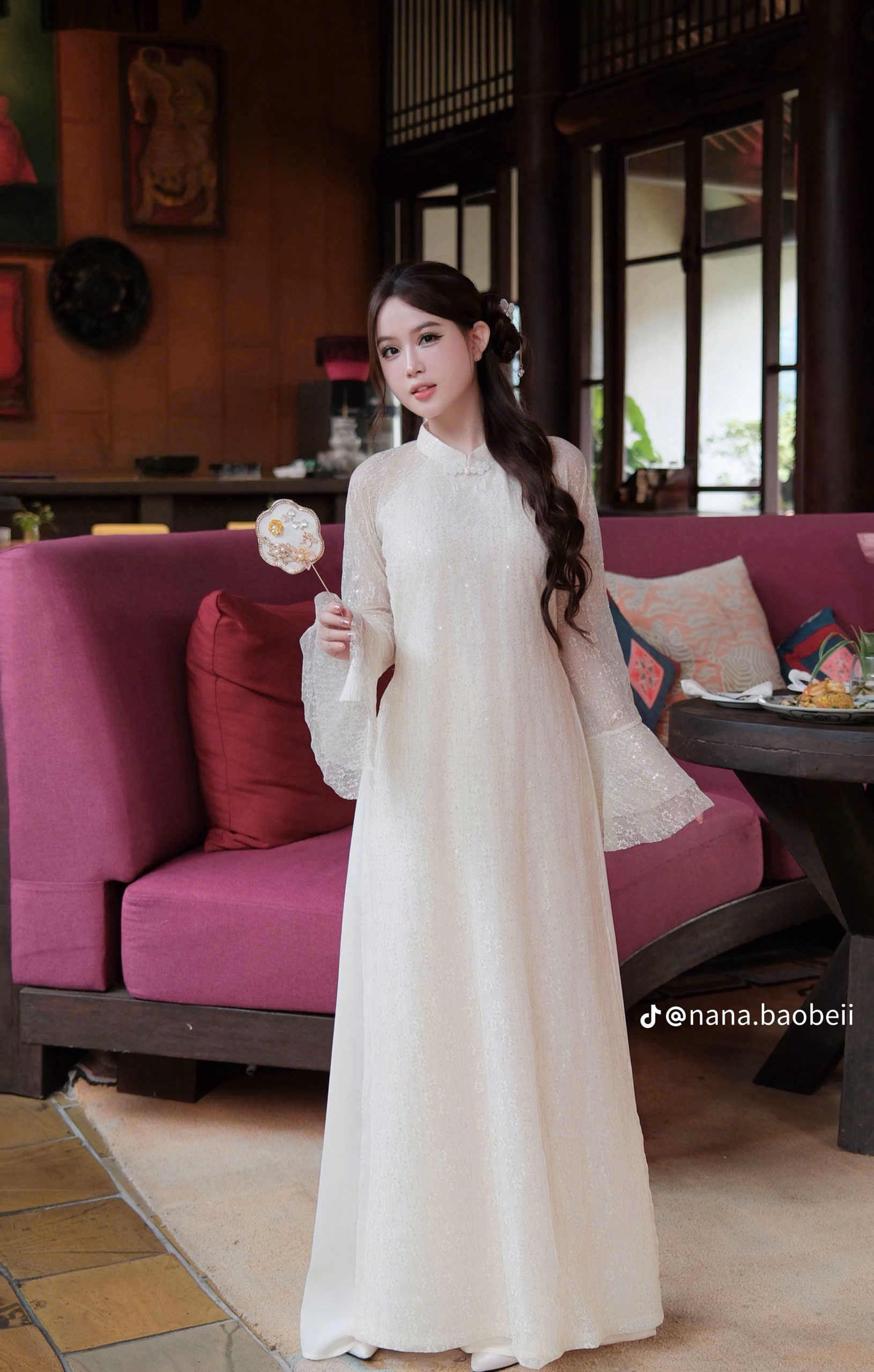 Ảnh Áo Dài Ren Hoa Lấp Lánh Cổ Tàu Tay Loe