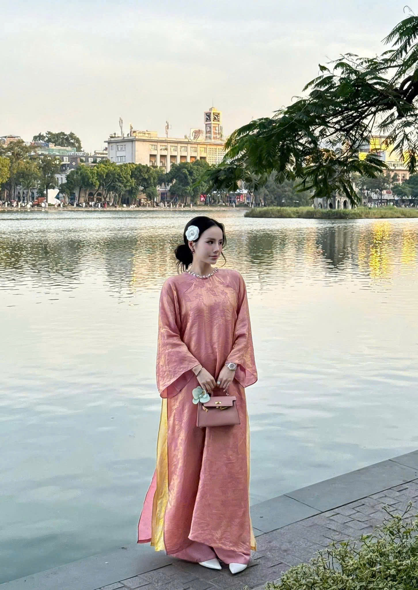 Ảnh phụ 1
