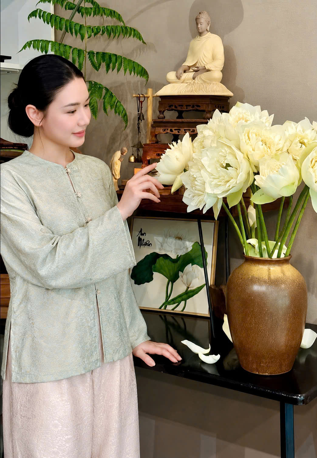 Set Gấm Cổ Tròn Nút Bọc Tay Loe