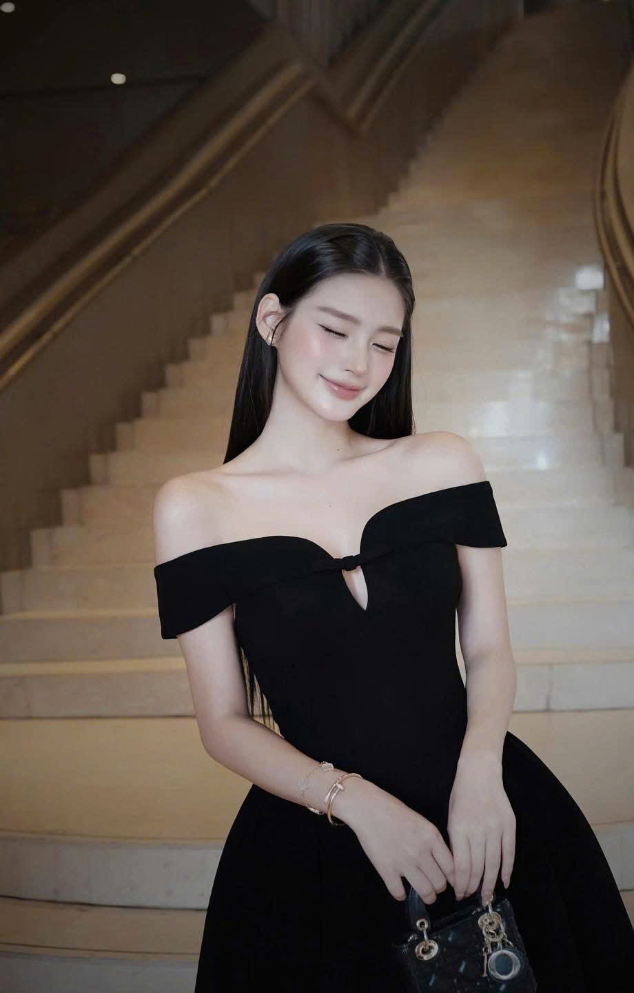 Đầm Dự Tiệc Đen Trễ Vai Cúp Tim Khoét Giọt Nước Thân Ôm Eo Váy Xòe Ngắn