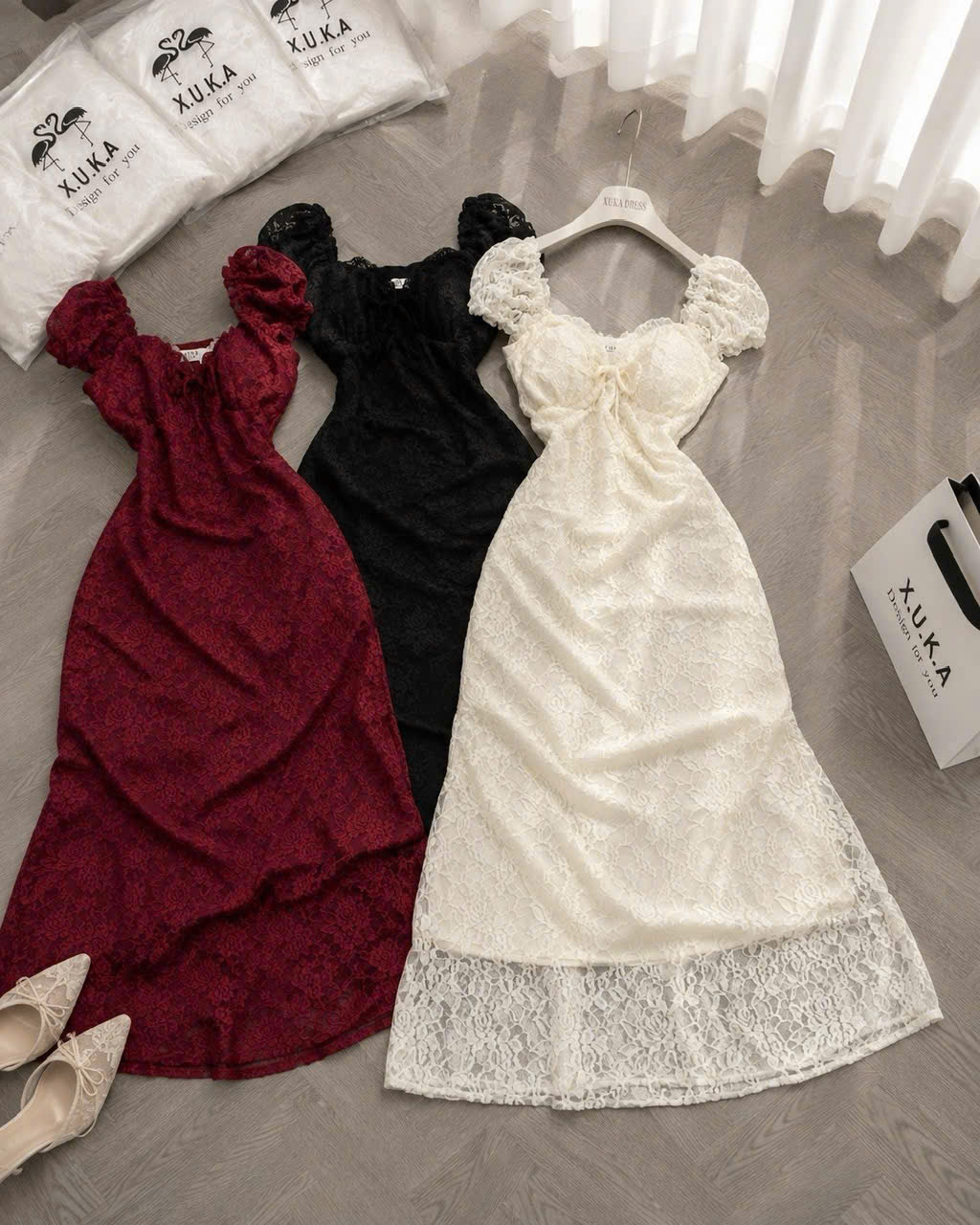 Đầm Dự Tiệc Ren Hoa Cổ Vuông Tay Phồng Dáng Dài