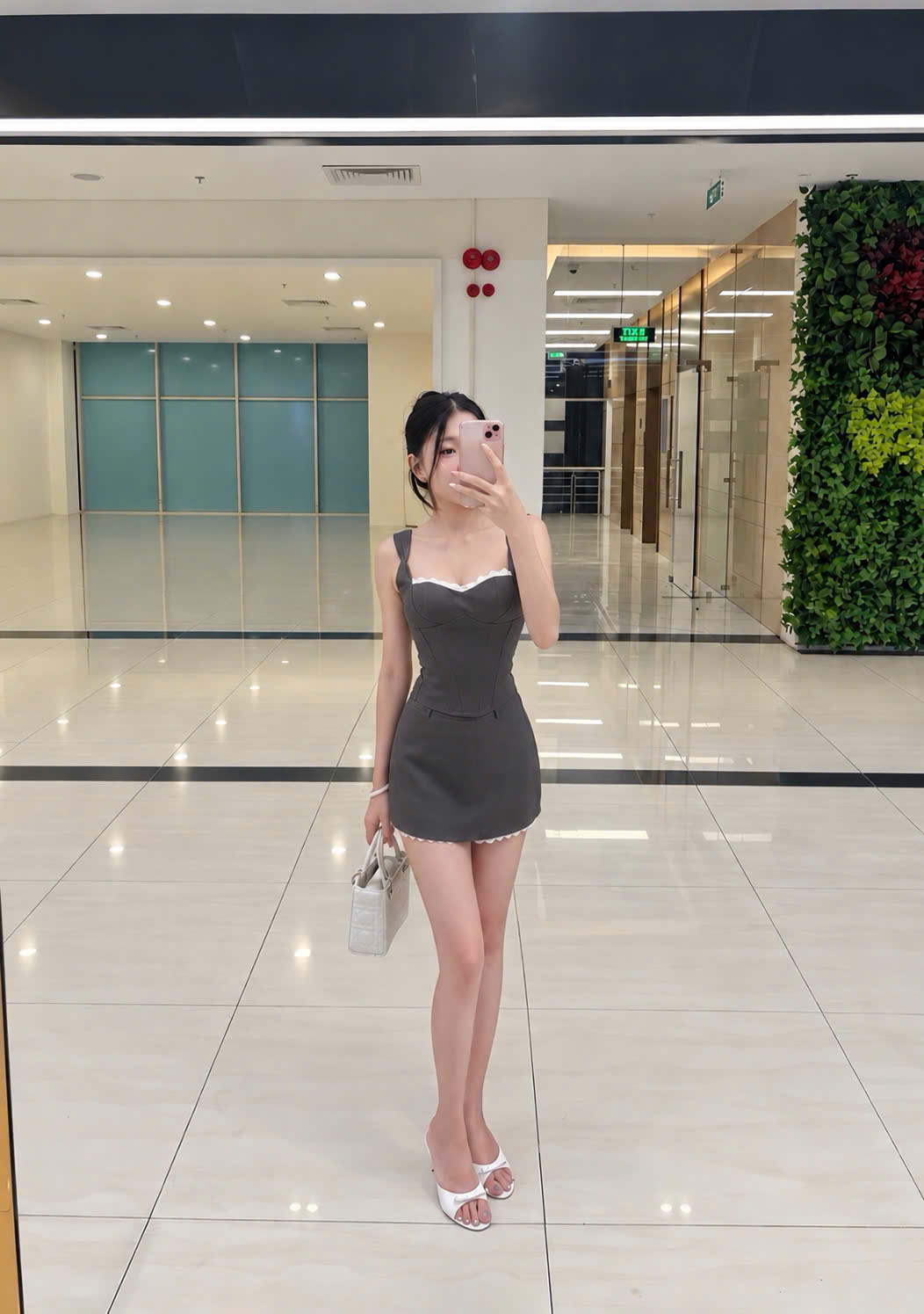 Ảnh Set Áo Corset Cúp Ngực Viền Ren Phối Chân Váy Ngắn