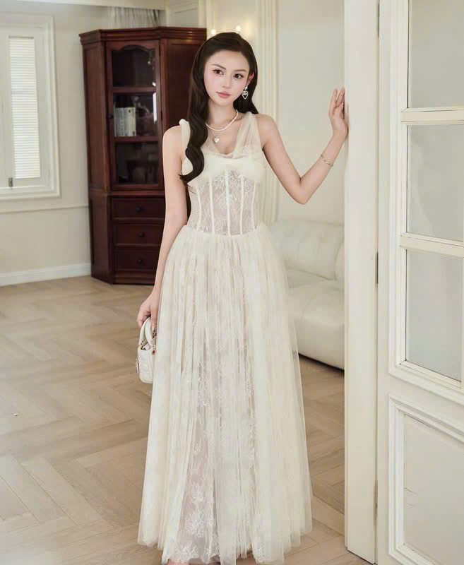 Đầm Thiết Kế Corset Ren Cổ V Phối Voan Xòe Dài