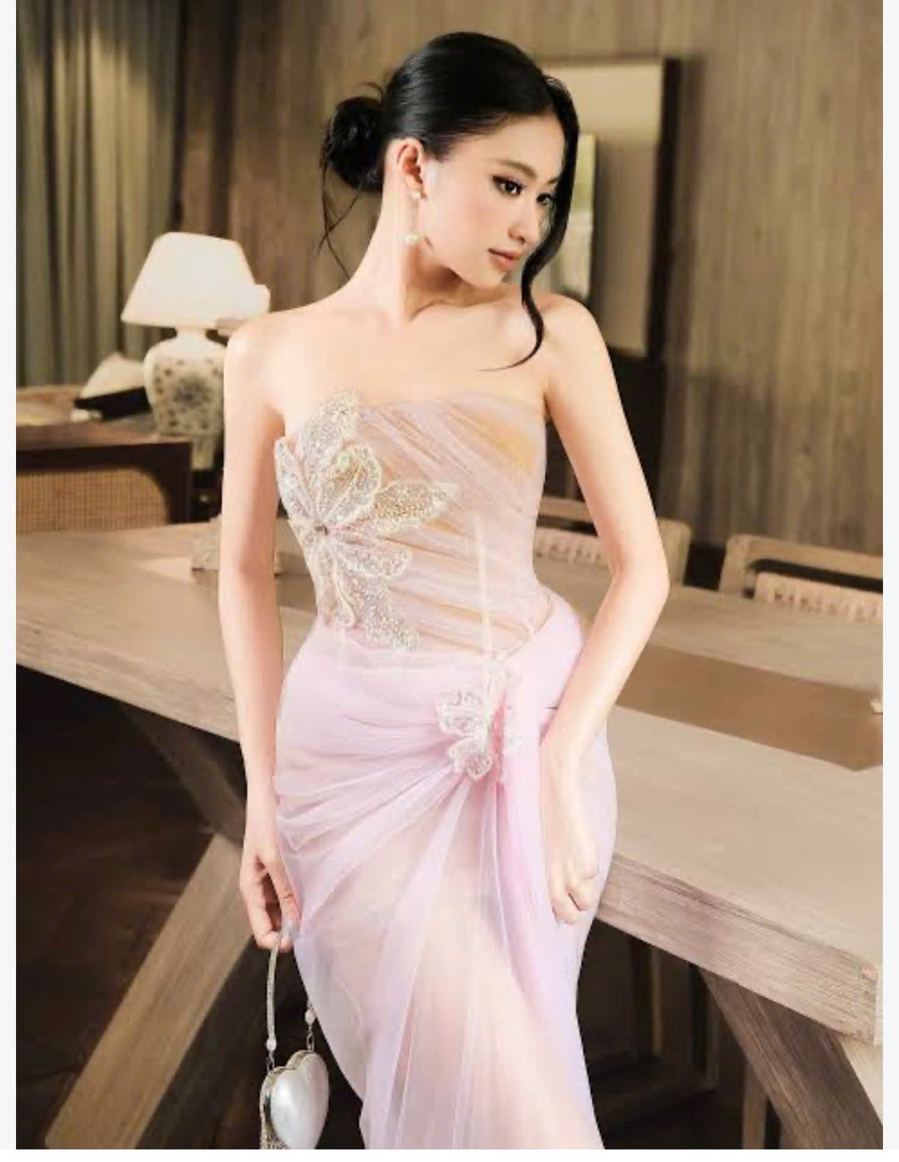 Đầm Thiết Kế Corset Cúp Ngực Hoa Ren Tà Voan Rủ